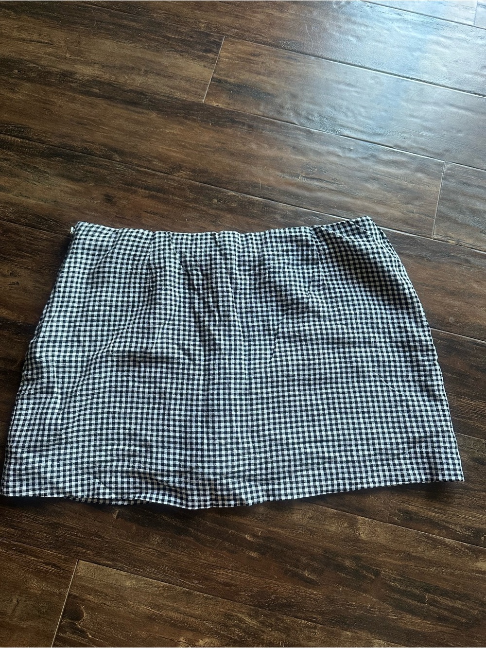 Abercrombie & Fitch Black and White Gingham Mini Skort - Picture 4 of 4